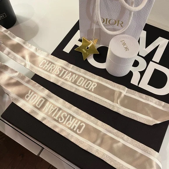 Dior Beige and Floral Silk twilly Scarf NWT - Picture 4 of 5